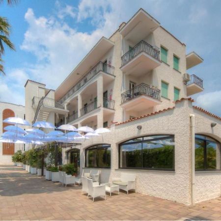 Blu Mare Apartments Pietra Ligure Exterior foto